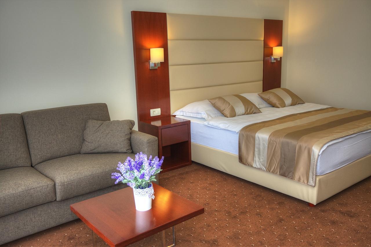 Hotel Palace Medugorje Bagian luar foto